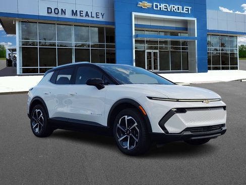 New 2026 Chevrolet Equinox EV LT image 1