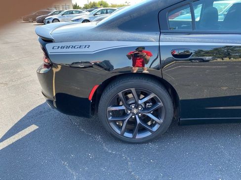 Used 2023 Dodge Charger SXT w/ Blacktop Package RWD image 7