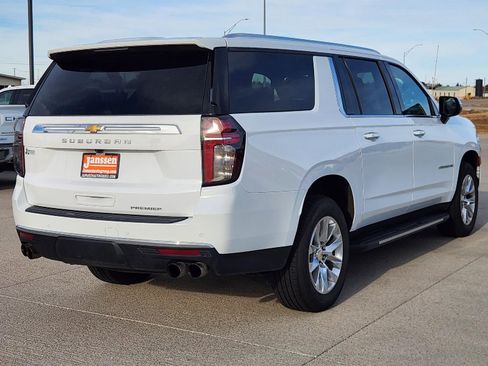 Used 2023 Chevrolet Suburban Premier image 6