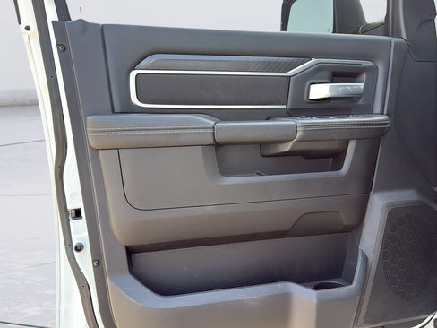New 2025 RAM 2500 Big Horn AWD/4WD image 18