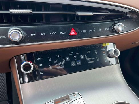 New 2026 Genesis GV70 2.5T Advanced AWD/4WD image 15