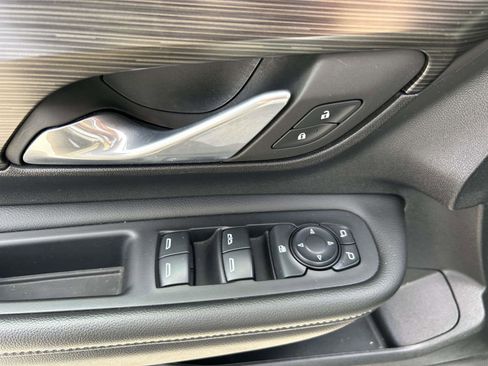 Used 2024 GMC Terrain SLE image 19