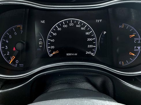 Used 2018 Jeep Grand Cherokee Altitude AWD/4WD image 16