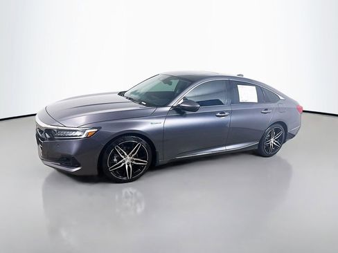 Used 2022 Honda Accord Touring image 3