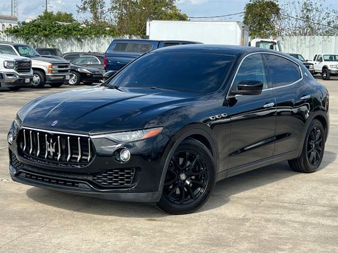 Used 2018 Maserati Levante image 2