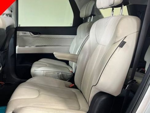Used 2025 Hyundai Palisade Calligraphy FWD image 4