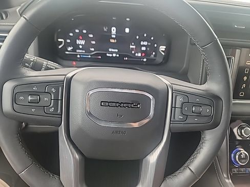 Used 2023 GMC Yukon Denali Ultimate AWD/4WD image 34