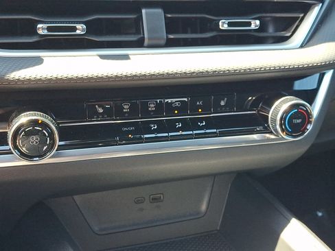 Certified 2026 Chevrolet Equinox LT AWD/4WD image 16