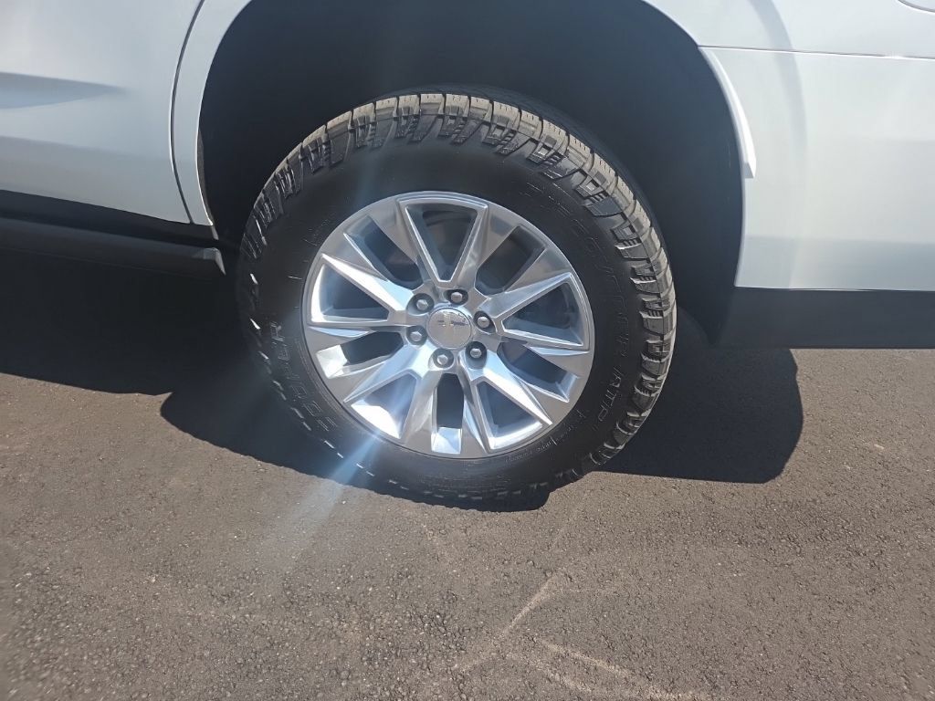 Used 2024 Chevrolet Tahoe Premier AWD/4WD image 23