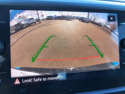 Certified 2024 Volkswagen Taos SE w/ Panoramic Sunroof Package image 25