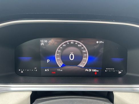 New 2026 Volkswagen Taos SE image 19