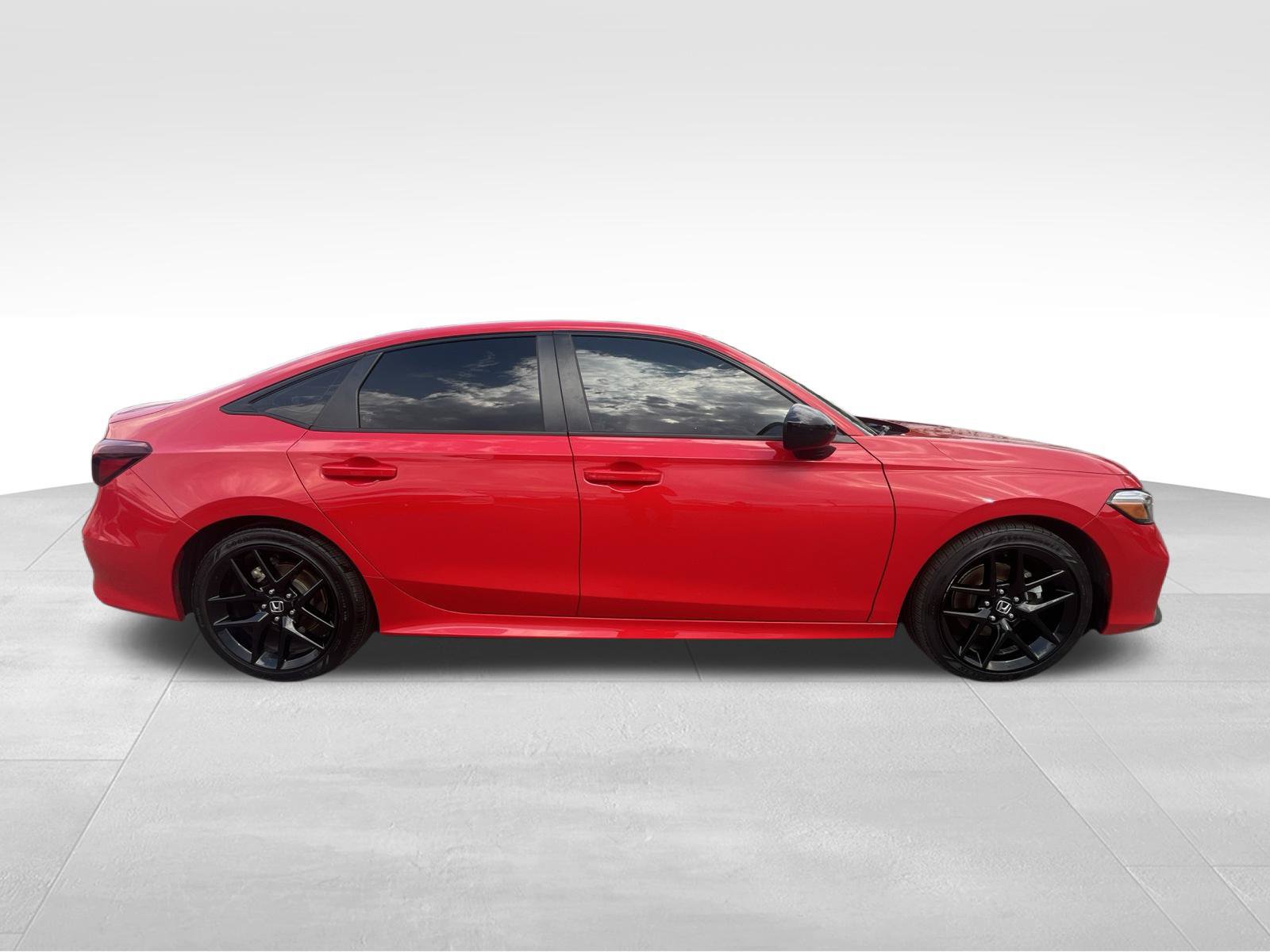 Used 2025 Honda Civic Sport image 4