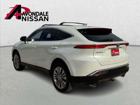 Used 2023 Toyota Venza XLE image 4