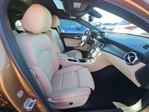 Used 2018 Mercedes-Benz GLA 250 4MATIC w/ Premium Package image 14