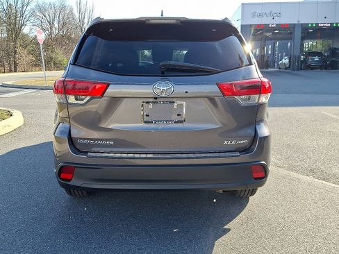Used 2019 Toyota Highlander XLE image 5