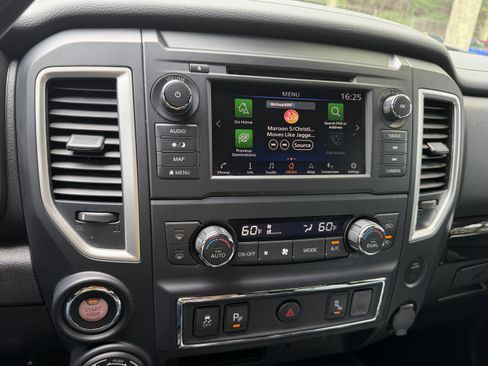 Used 2019 Nissan Titan SV w/ SV Convenience Package AWD/4WD image 25