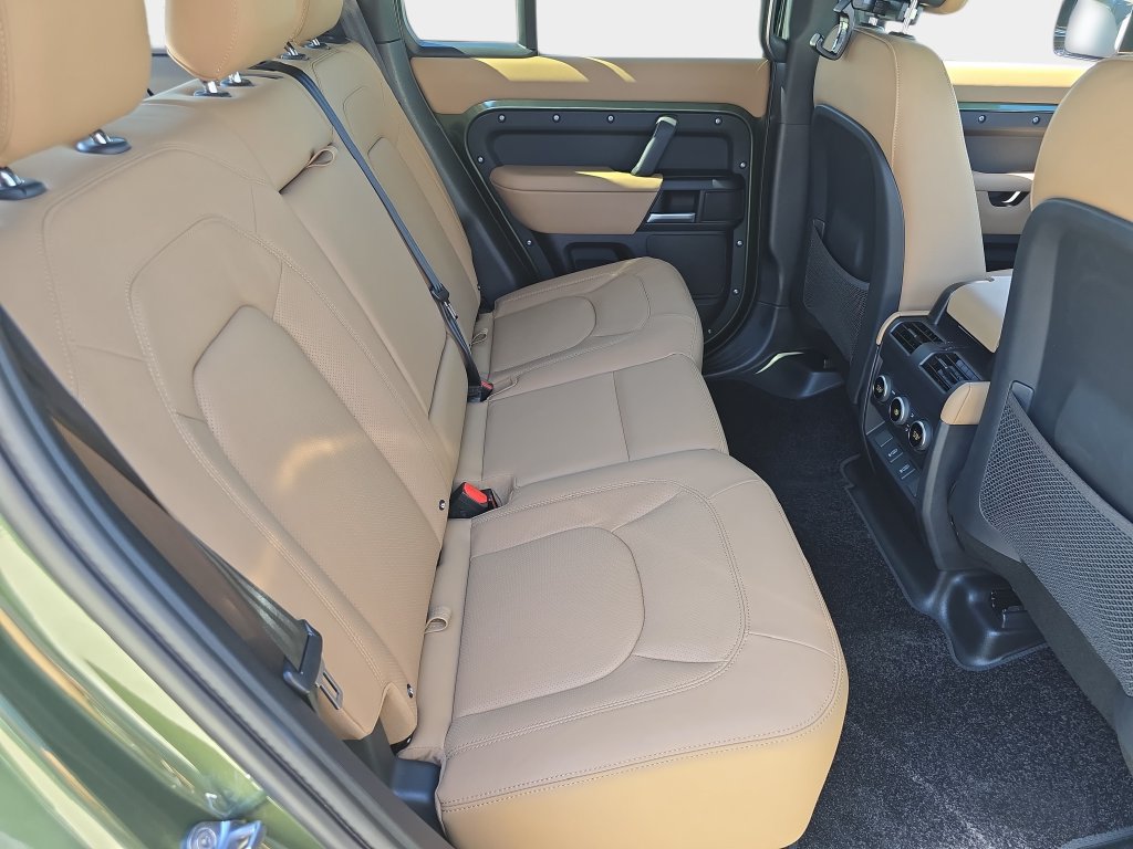 New 2026 Land Rover Defender 110 X-Dynamic SE AWD/4WD image 11