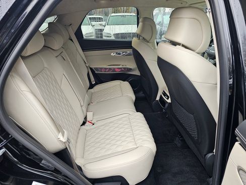 Used 2025 Genesis GV70 3.5T Sport w/ Sport Advanced Package image 27