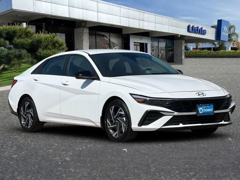 Certified 2025 Hyundai Elantra Sport image 10