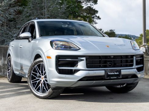 Certified 2025 Porsche Cayenne AWD/4WD image 9