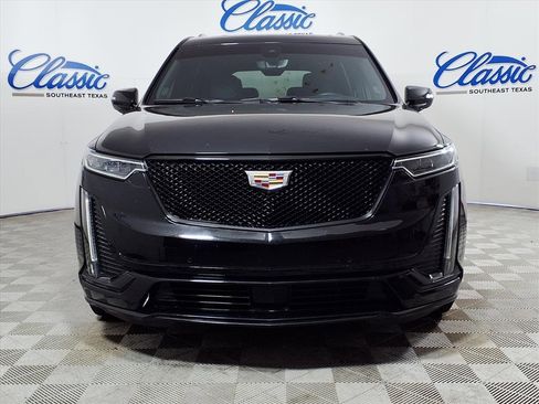 Used 2021 Cadillac XT6 Premium Luxury w/ LPO, ONYX Package image 3