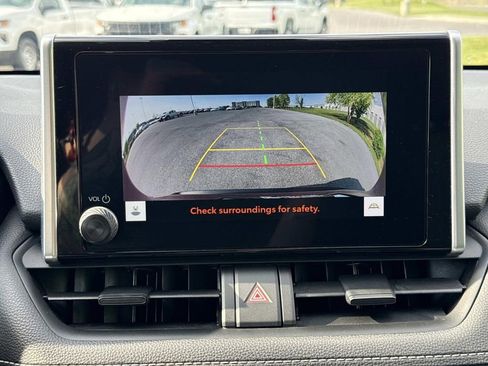 Used 2023 Toyota RAV4 XLE FWD image 5