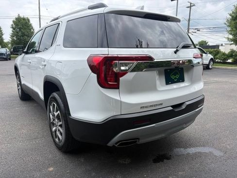 Used 2023 GMC Acadia SLE w/ Driver Convenience Package FWD image 3