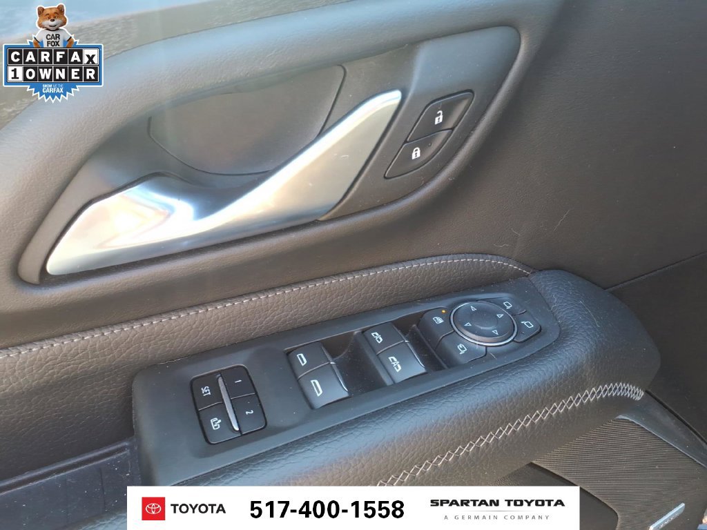 Used 2022 GMC Yukon XL Denali w/ Advanced Technology Package AWD/4WD image 17