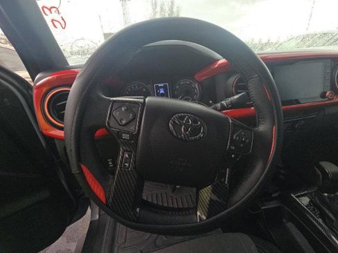 Used 2021 Toyota Tacoma TRD Off-Road image 13