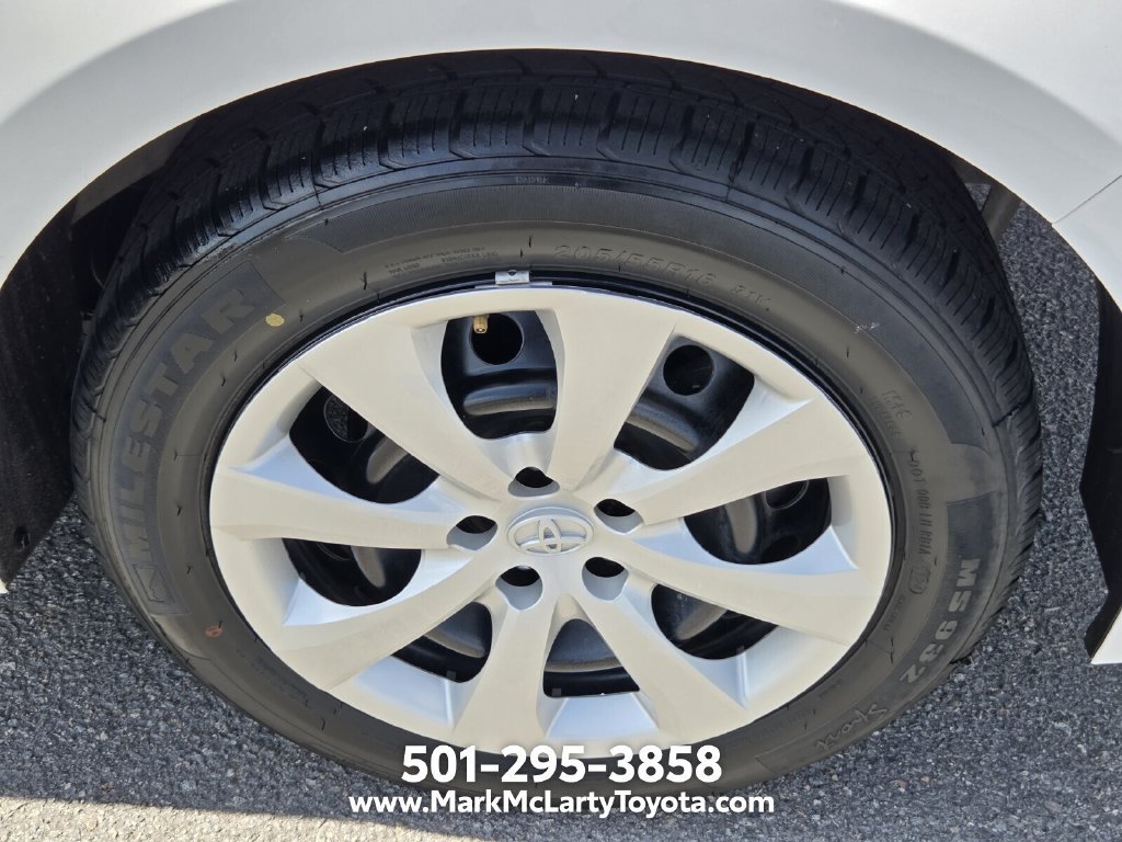 Used 2024 Toyota Corolla LE FWD image 16
