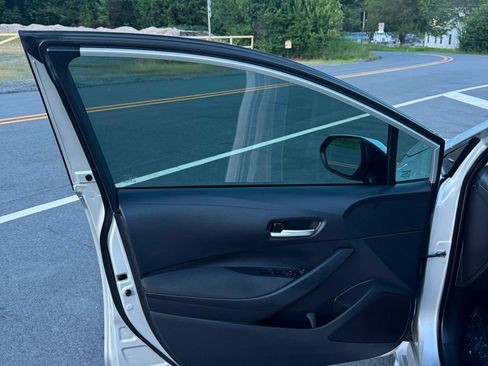 Used 2020 Toyota Corolla LE FWD image 28