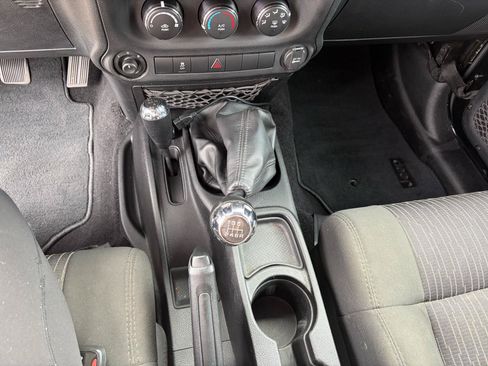 Used 2012 Jeep Wrangler Unlimited Sport AWD/4WD image 6