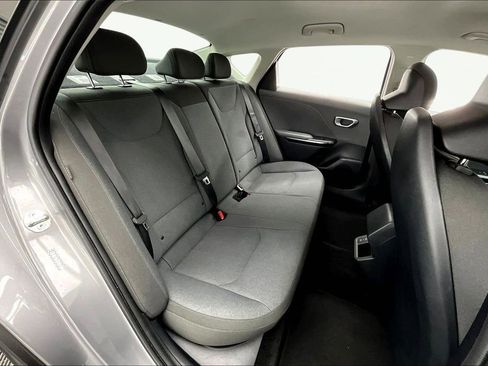 Used 2025 Kia K4 FWD image 27