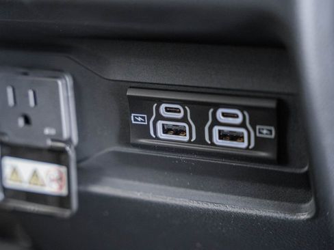 New 2025 Jeep Grand Cherokee 4WD image 30