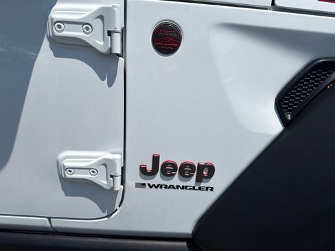 Used 2026 Jeep Wrangler Unlimited Rubicon AWD/4WD image 28