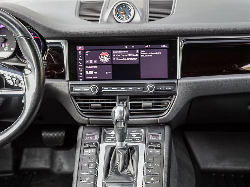 Used 2020 Porsche Macan AWD/4WD image 18
