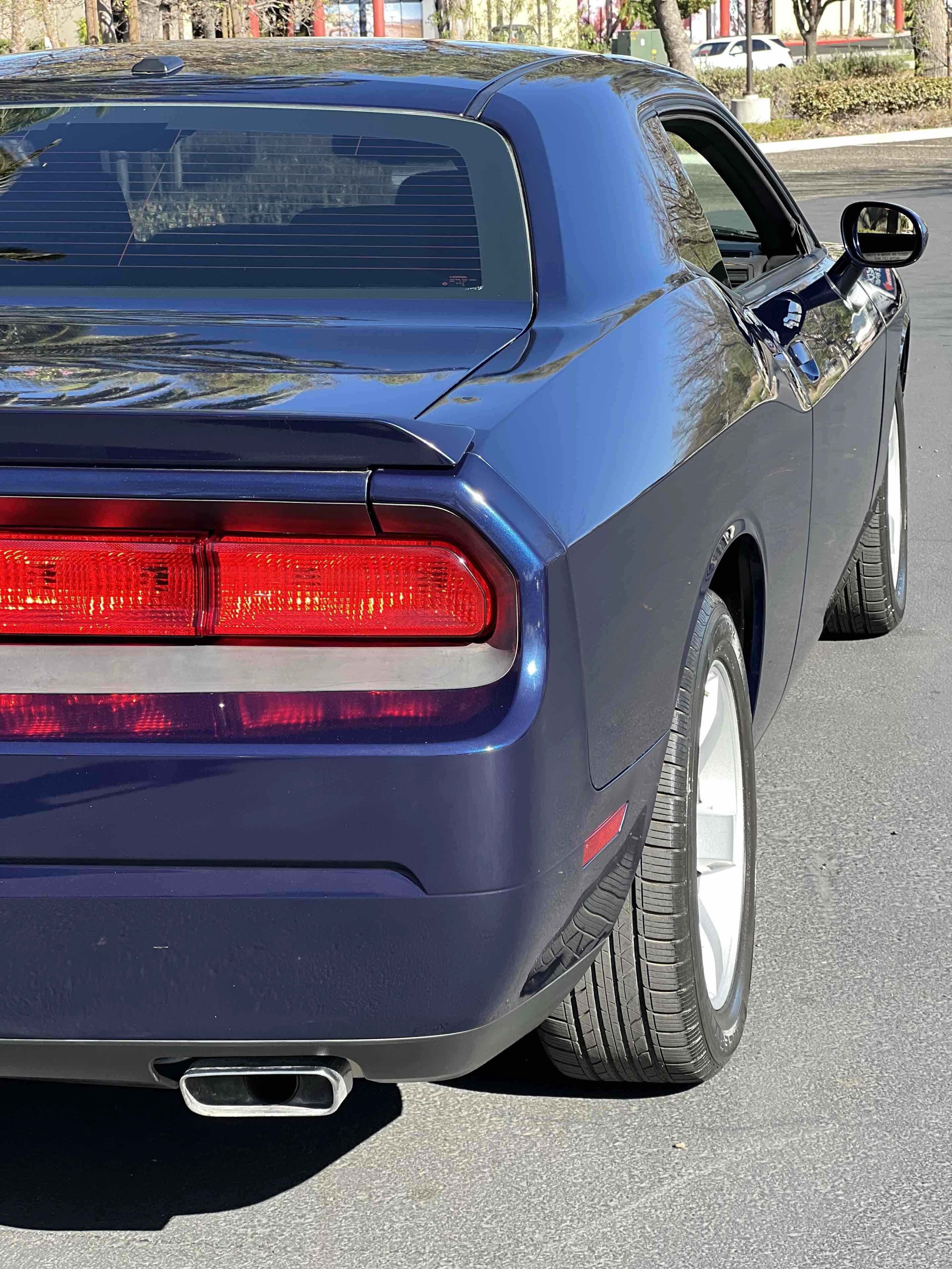 Used 2014 Dodge Challenger R/T RWD image 34