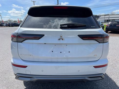 New 2026 Mitsubishi Outlander SE image 4