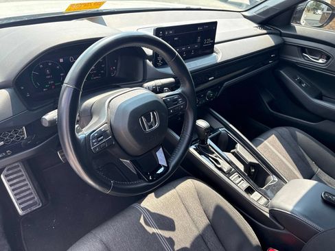 Used 2023 Honda Accord Sport image 3