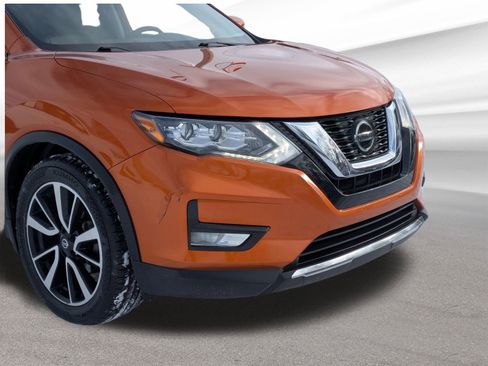 Used 2020 Nissan Rogue SL w/ Premium Package image 37