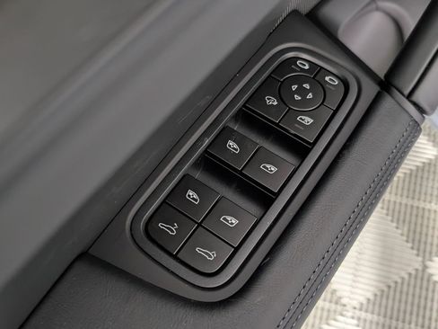 New 2026 Porsche Cayenne GTS image 26