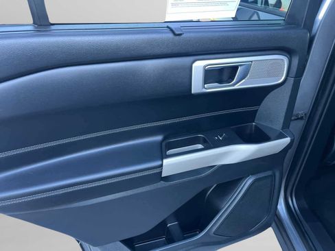 Used 2021 Ford Explorer Limited w/ Equipment Group 301A image 31