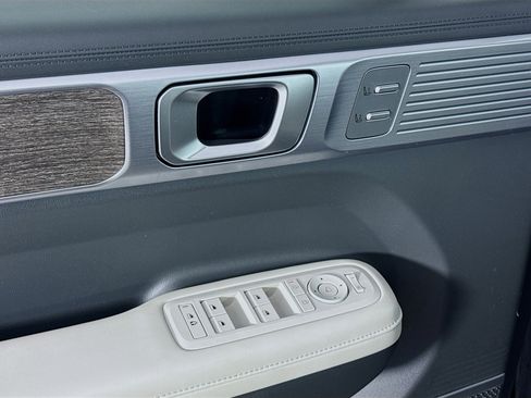 Used 2024 Hyundai Santa Fe Limited image 23