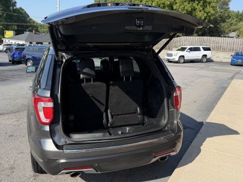 Used 2019 Ford Explorer Limited w/ Class III Trailer Tow Package FWD image 14