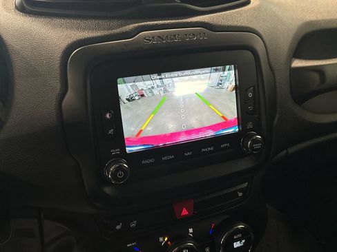 Used 2017 Jeep Renegade Limited AWD/4WD image 20