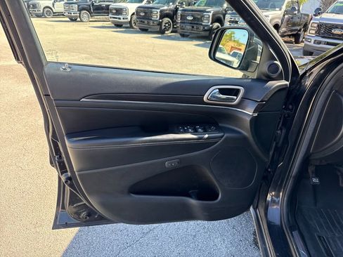 Used 2014 Jeep Grand Cherokee Limited w/ Luxury Group II image 12