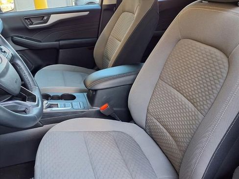 Used 2022 Ford Escape SE w/ Convenience Package AWD/4WD image 3