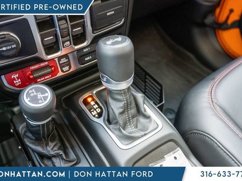 Used 2025 Jeep Wrangler Unlimited Rubicon w/ Convenience Group AWD/4WD image 14