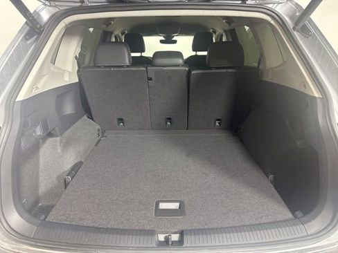 Certified 2024 Volkswagen Tiguan SE image 21