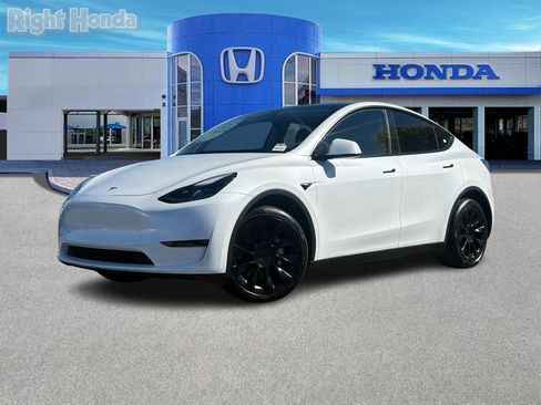 Used 2024 Tesla Model Y Long Range image 2